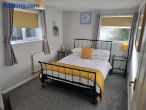 Little Park Holiday Homes Self Catering Cottages 1 & 2 bedrooms available close to Tutbury Castle - Image 2