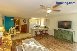 2 Bed 2 Bath Ground Level Golf Colony 33I Only 2 Miles To The Beach - Image 5