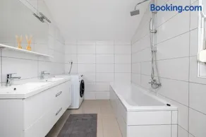 Three-Bedroom Holiday Home Vida with Private Pool - Image 2