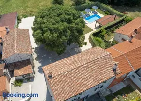 Villa Antonci-18, pool, 3 houses, jacuzzi, private territory - Image 2