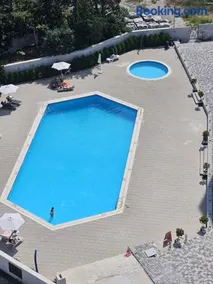 Sea View Ani - Image 4