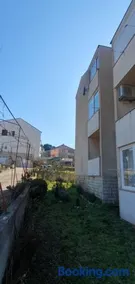 Apartment 7 - Image 2