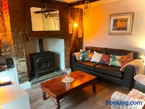 Village Cottage Marple - Image 2