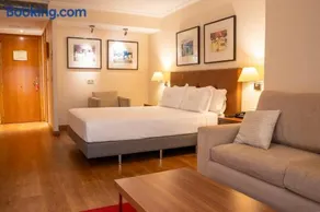 Aparto-Hotel Rosales - Image 1