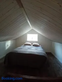 Nyrenoverad charmig gäststuga med sovloft i Järpen - Image 3