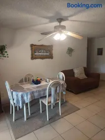 Lyons lovely house - Image 4