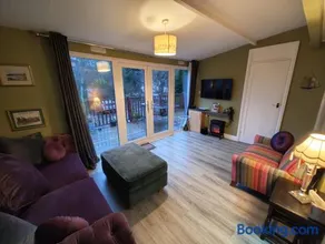Crofters Cabin - Image 2