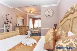 Winter & Summer Resort - Image 2