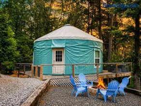 Starlight Yurt- A Romantic Stay w/ Hot Tub Views - Image 1