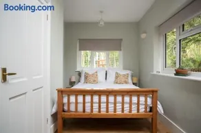 NEW Hidden Countryside Guest House Between Canterbury, Whitstable and Faversham - Image 3