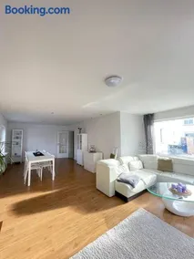 Renoviertes Monteurhaus in Ochtendung im Altbau-Flair für 10 Personen! - Image 1