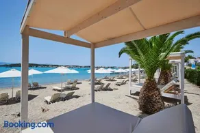 Nautica Bay Hotel - Image 3