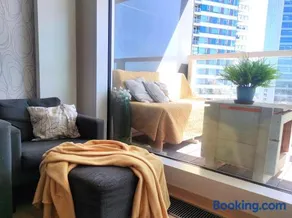 Panorama apartment, FREE parking & 18th floor View - Image 3