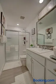 Charming Getaway Retreat - Image 4
