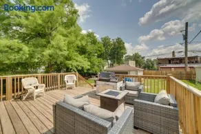 Spacious Chicago Condo w/ Deck < 9 Mi to Downtown! - Image 1