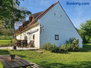 Traditional cottage at Lake Balaton - Image 3