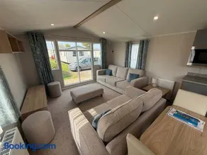Amara's Retreat - Image 2