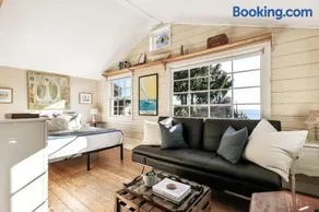 Charming Beach Cottage with Ocean Views & Sauna - Image 1
