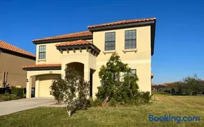 5 Bedroom House in a Golf resort community near Disney Parks & Universal Studios - Image 2