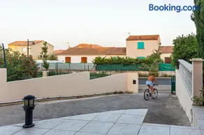 Vol - au - Vent - Cheerful 5-bedroom villa with pool - Image 4