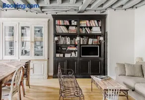 Beautiful Parisian apartment full of light - Image 3