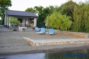 Lake House Sand - Image 1