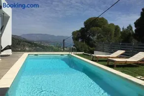 Luxurius villa with sea view - Image 1