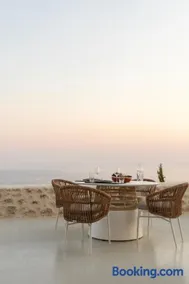 Eks Mani Peninsula Retreat - Image 3