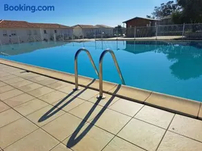 Appartement avec piscine à 2 pas de la plage - Image 4