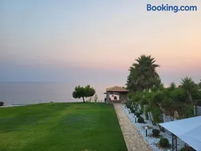 NAVARINO BATHS sea-front estate - Image 3