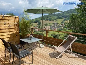 Duplex Le Hêtre avec vue dégagée sur le village et les montagnes - Image 1