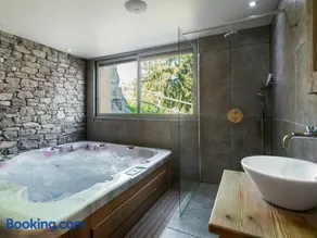 Chalet cosy pour 10 adultes & 2 enfants à Courchevel avec espace bien-être - FR-1-562-20 - Image 1