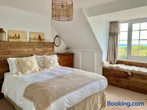 Highview House Norfolk Coast - seaviews, beach, hot tub - Image 5