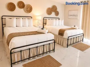 NEW Oceanfront Resort Condo Pool Beach - Image 2