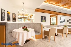 Hotel Pareda - Image 2