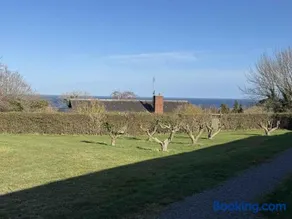 Lovely Holiday Apartment Near Centre - Image 4