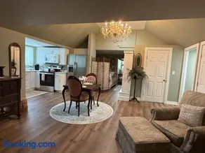 The Rose Cottage at The Carriage House - Image 2
