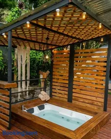 OMGHAT Glamping - Image 5