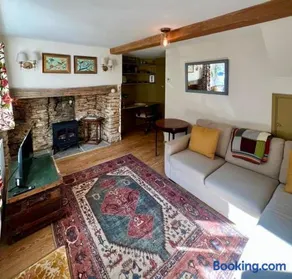 Matchbox Cottage - Image 3