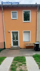 Gemütliches ganzes Apartment, selbst check in Küche Parkplatz Waschmaschine Kamin Terrasse Garten,eigene Dusche und WC - Image 2