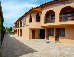 Scarlett Pension & Restaurant - Image 1