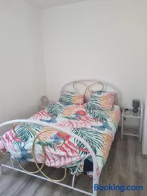 Appartement séjour , cure Cransac au 1er étage 2 nuits minimum - Image 2