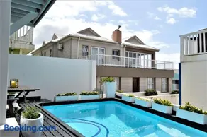 Point Village Guest House - Image 2