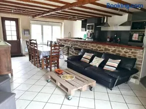Grande maison conviviale à Flamanville avec jardin clos - Image 2