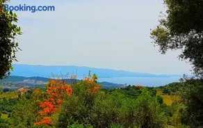 Maison charmante à Alata avec vue sur mer et ville - Image 2