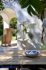 Luxury family villa with large pool, garden & outdoor dining near beach, Domaine l'Oiseau Bleu in Sainte-Maxime - Image 4