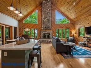 Loonstar Lodge - Image 1