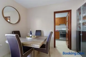 Charmant appartement de vacances entièrement équipé avec internet haut débit | Vue mer | Plage à proximité | Parfait pour le travail à distance - Image 3