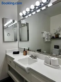 The Nest Manhattan Beach, Partial Ocean View - Image 3