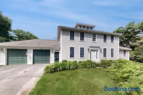 Expansive Modern Home w/ Ocean View, Gorgeous Garden & Dog-friendly - Image 1